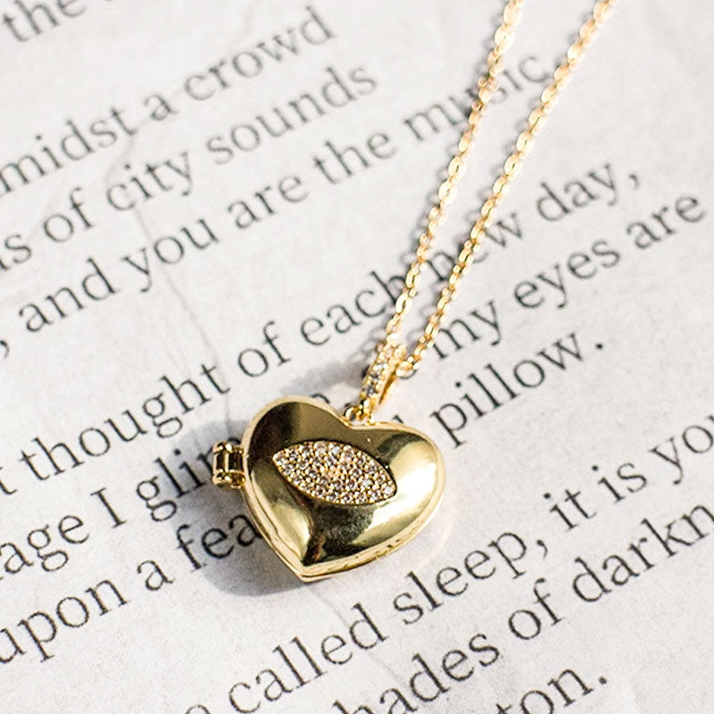 Heart-shaped Photo Locket Necklace with printed picture